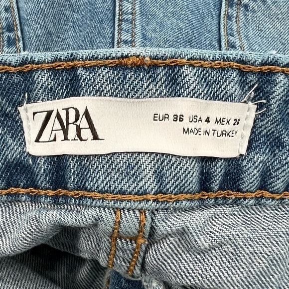 Zara Distressed Cut Off Button Fly Jean Shorts Size 4 Women’s - Picture 2 of 5